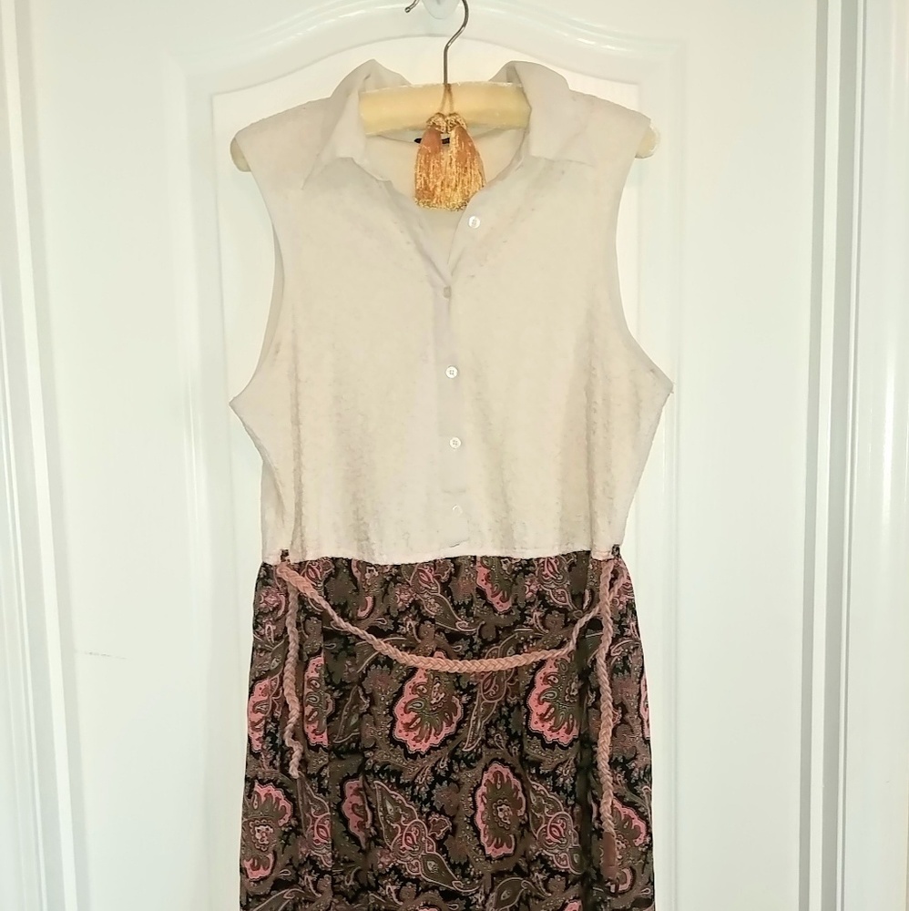 Dress with removable belt